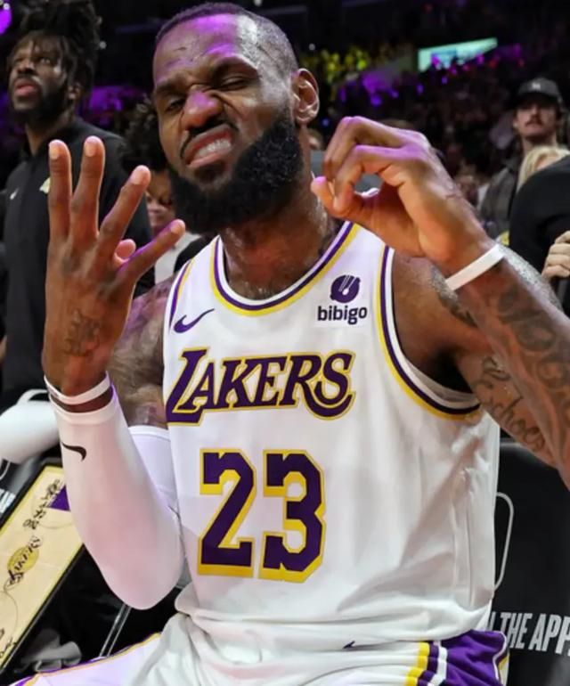 里夫斯跳出合同成自由球员 湖人今夏薪金空间达